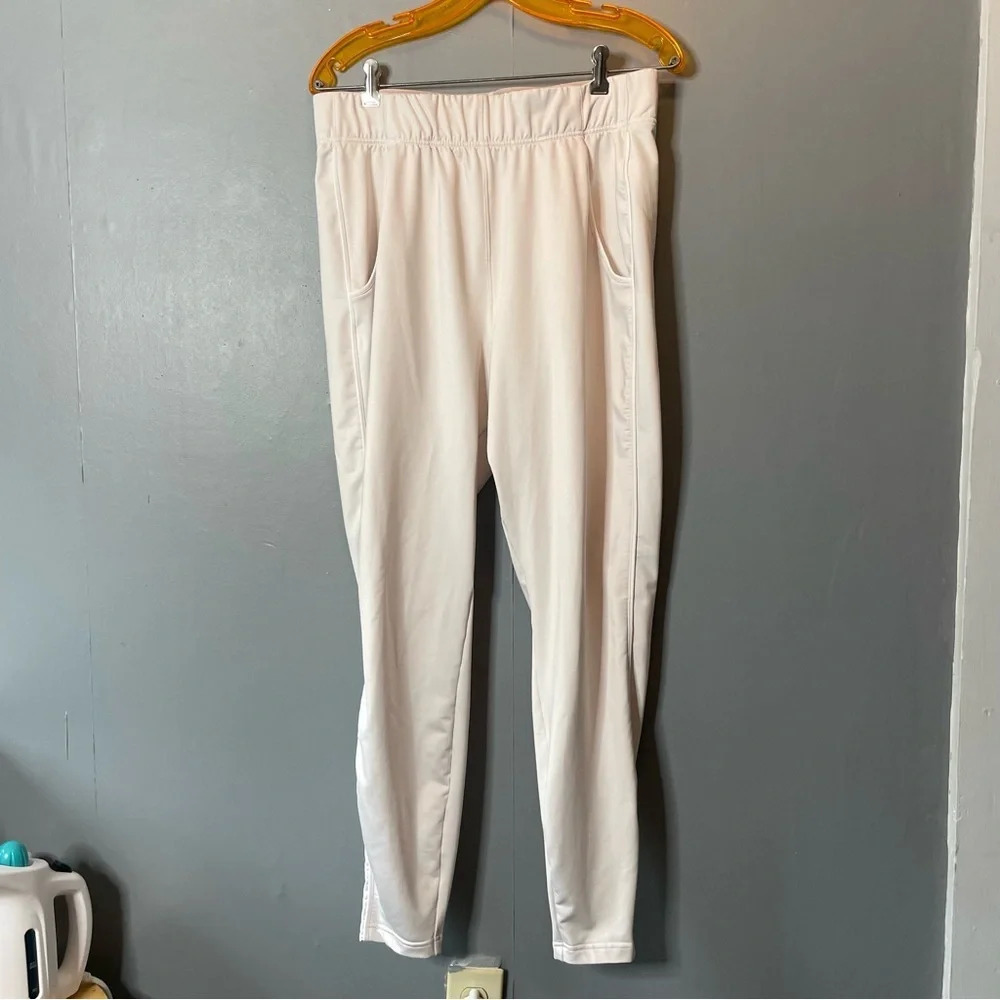 Gymshark White Women’s Athletic Pants